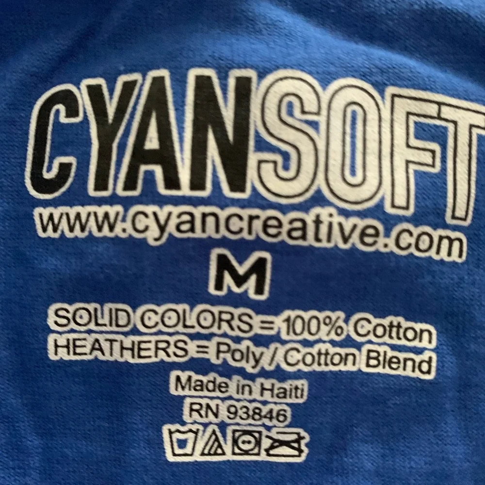 Suffolk University Rams Short Sleeve T-Shirt • Size M - Picture 3 of 5